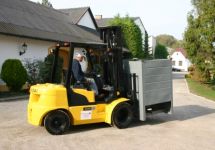 1 diesel-counterbalance-trucks-1.5-to-8-tonnes-forklifts